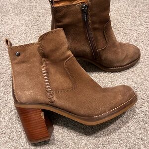 PIKOLINOS Tan Leather Ankle Boots